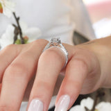 Round Diamond Halo Ring
