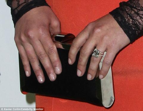 Hayden Panettiere Rose Gold Engagement Ring