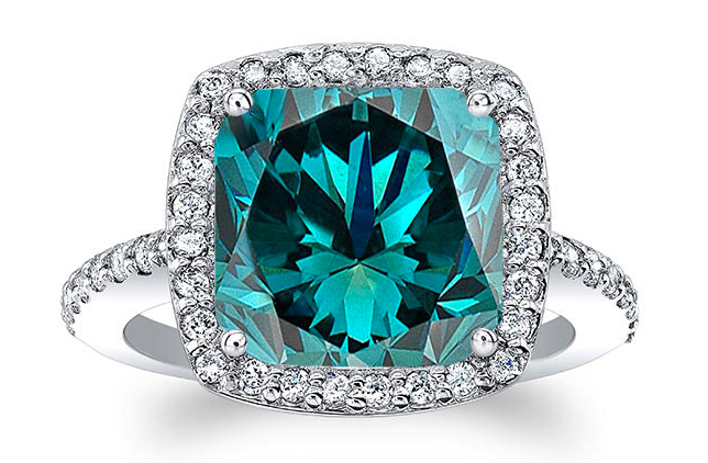 Big Diamond Engagement Rings: Trends & Common Questions