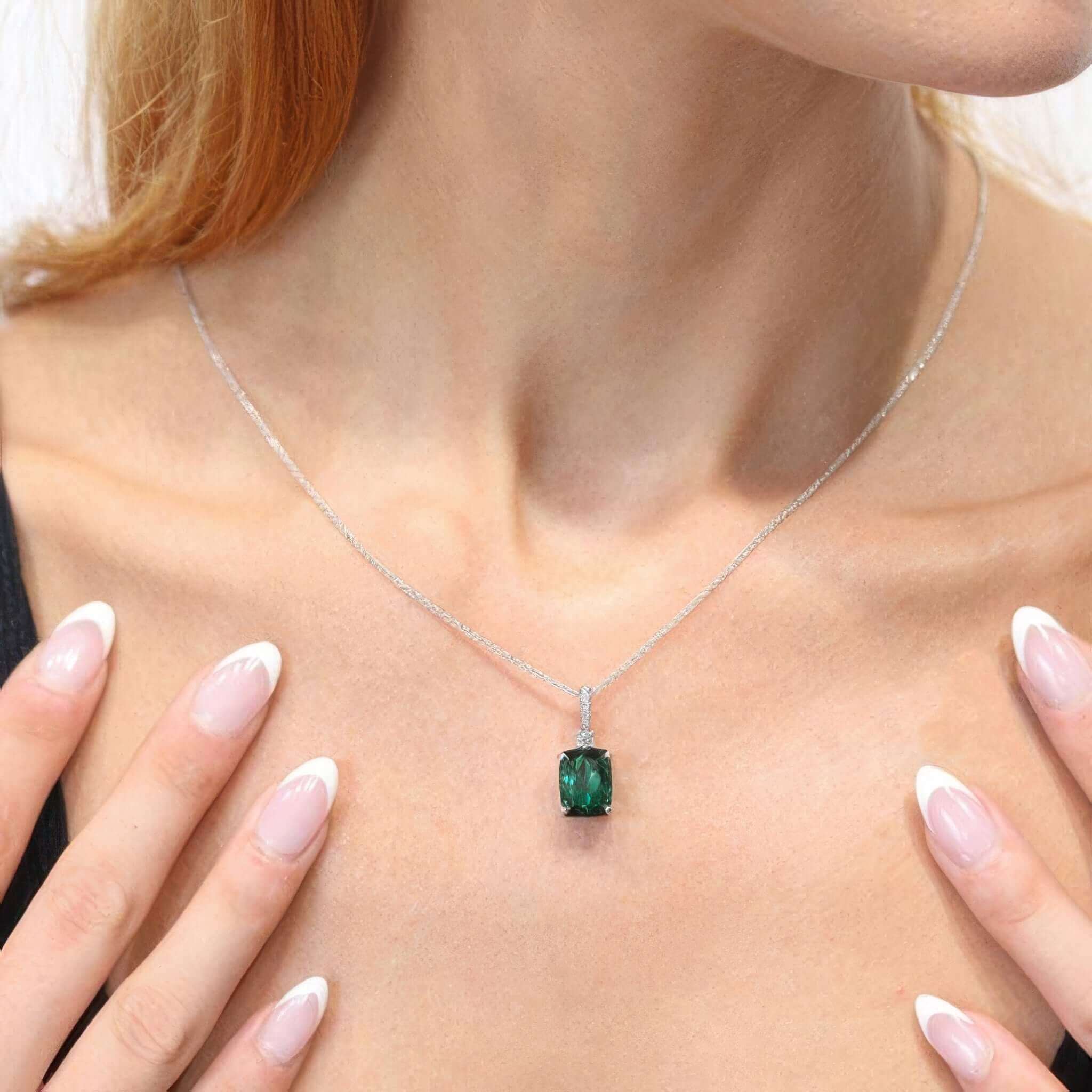 Choosing Jewelry for Your Skin Tone