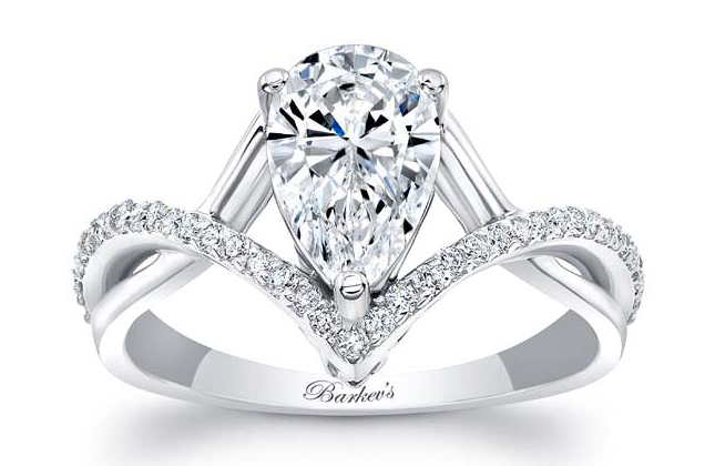 pear shaped diamond engagement ring