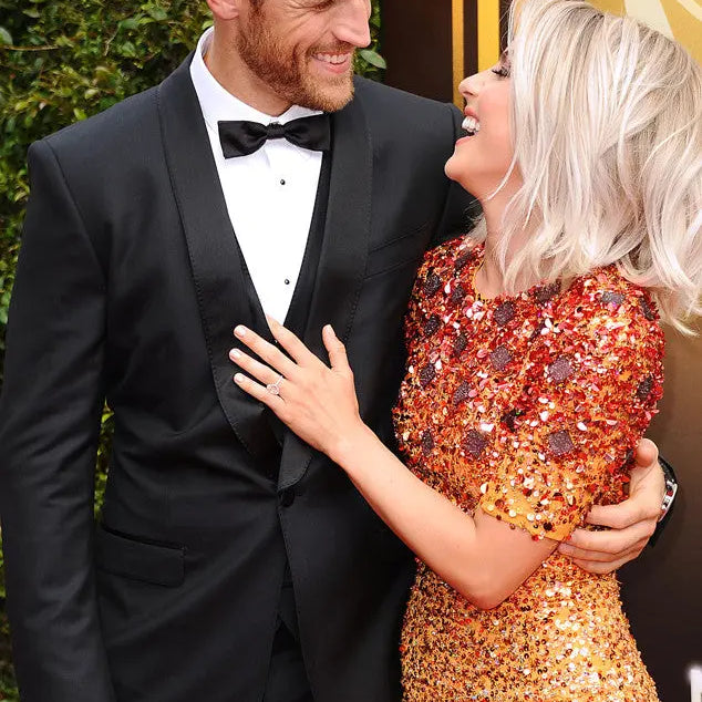 Julianne Hough Sparkles on the Red Carpet