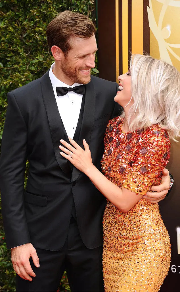 Julianne Hough Sparkles on the Red Carpet