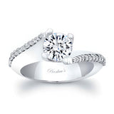 Classic Round Moissanite Engagement Ring