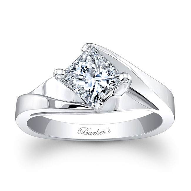 Solitaire Princess Moissanite Ring