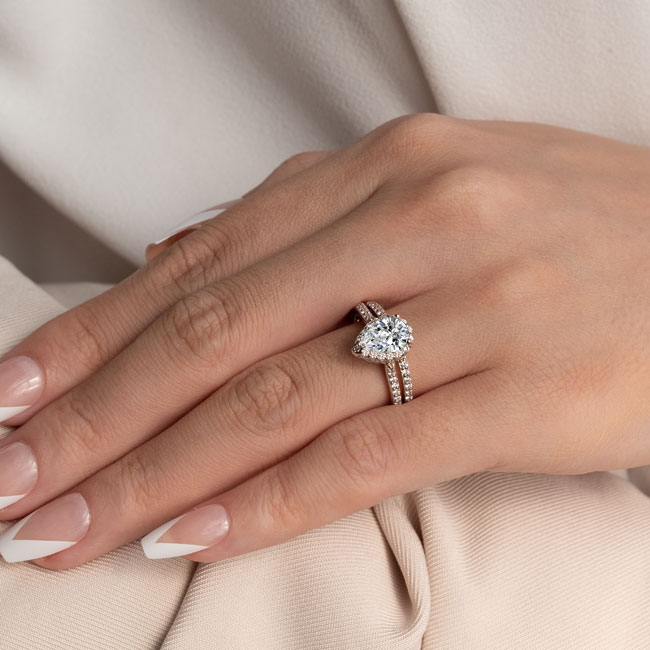 Eva Pear Shaped Lab Grown Diamond Halo Ring Set Image 4