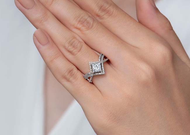 Stunning Engagement Rings - Buy Online