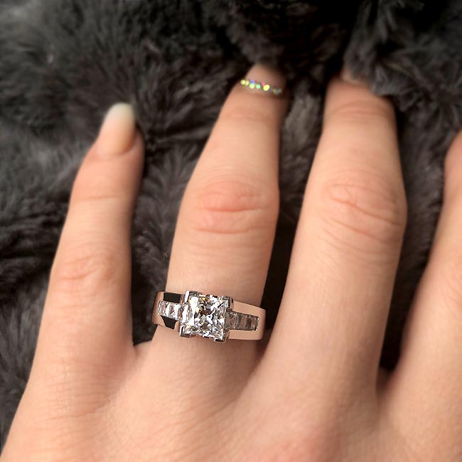 1.25 Ct Princess Cut Diamond Ring Image 2