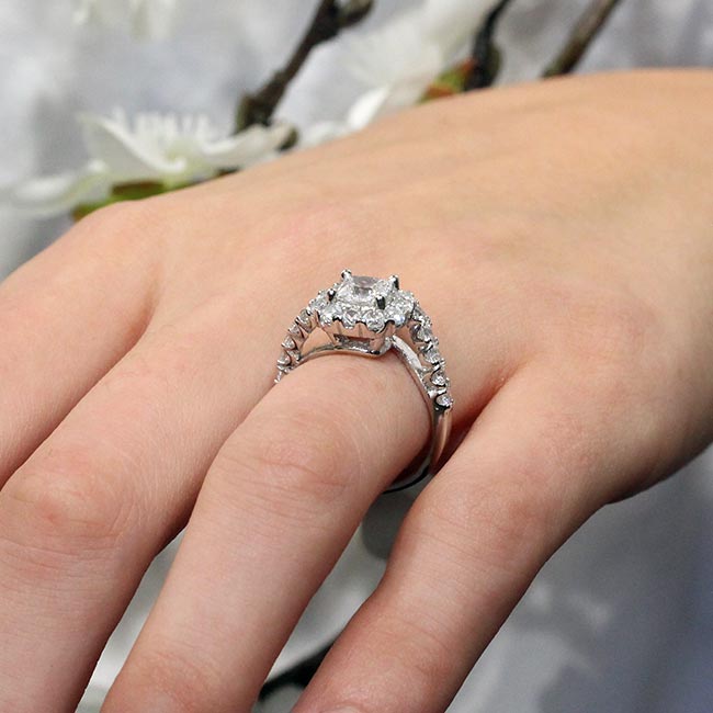 Halo Princess Cut Ring Image 4