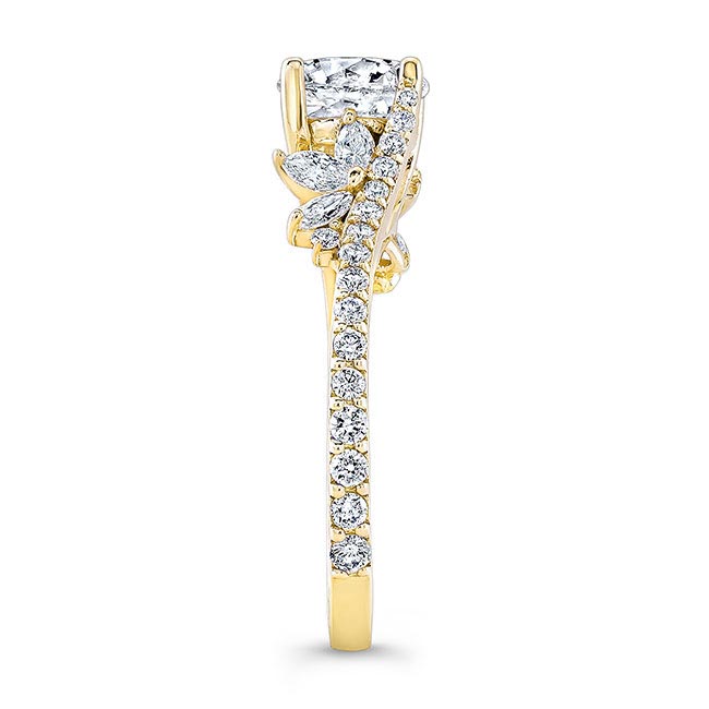 Yellow Gold 1 Carat Round Lab Grown Diamond Ring Image 3