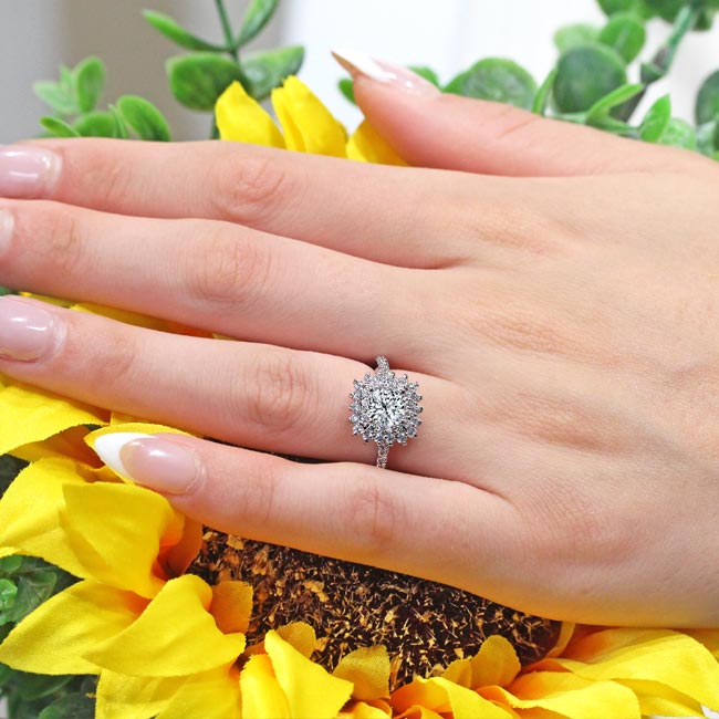 Starburst Engagement Ring Image 3