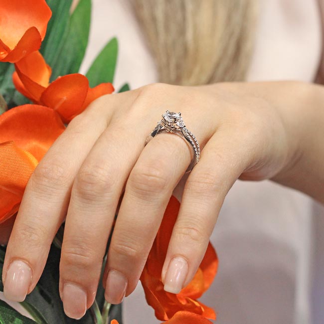 Lab Grown Diamond Leaf Ring Image 7