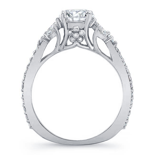 Moissanite Leaf Engagement Ring Image 2