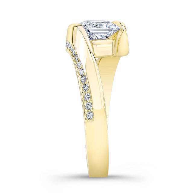 Yellow Gold Bypass Diamond Ring Image 3