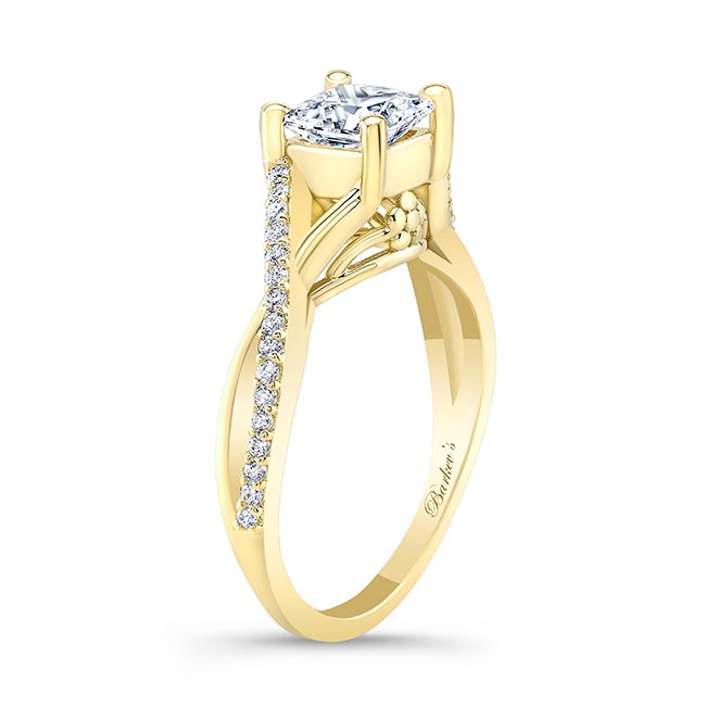 Yellow Gold One Carat Princess Cut Diamond Ring Image 2