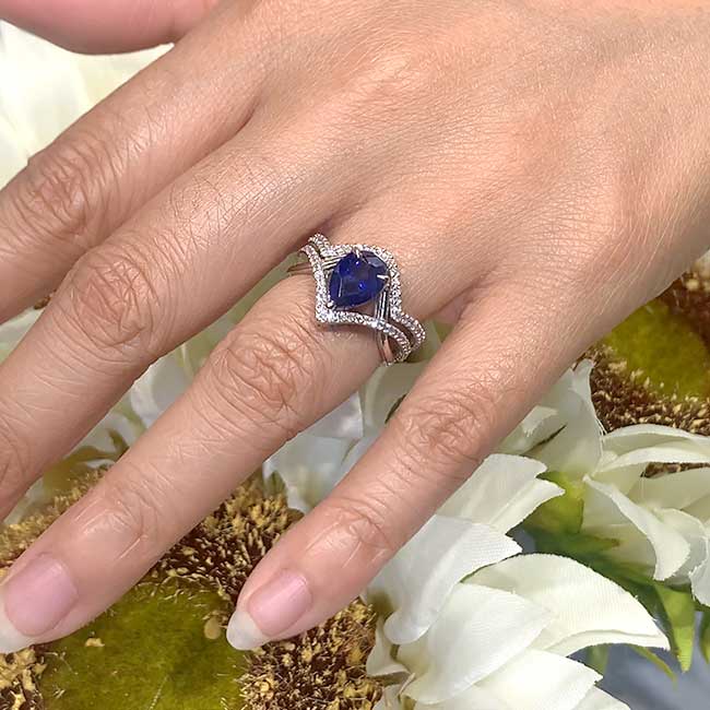 Unique Pear Shaped Blue Sapphire And Diamond Wedding Set Image 2