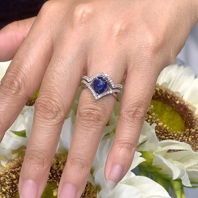 Unique Pear Shaped Blue Sapphire And Diamond Wedding Set Image 3