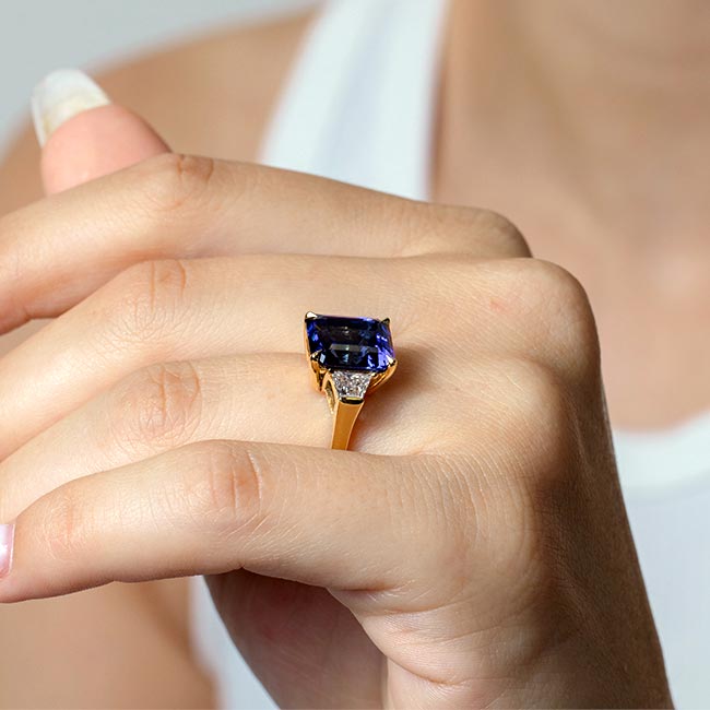 Yellow Gold Emerald Cut 5 Carat Blue Sapphire Ring Image 4